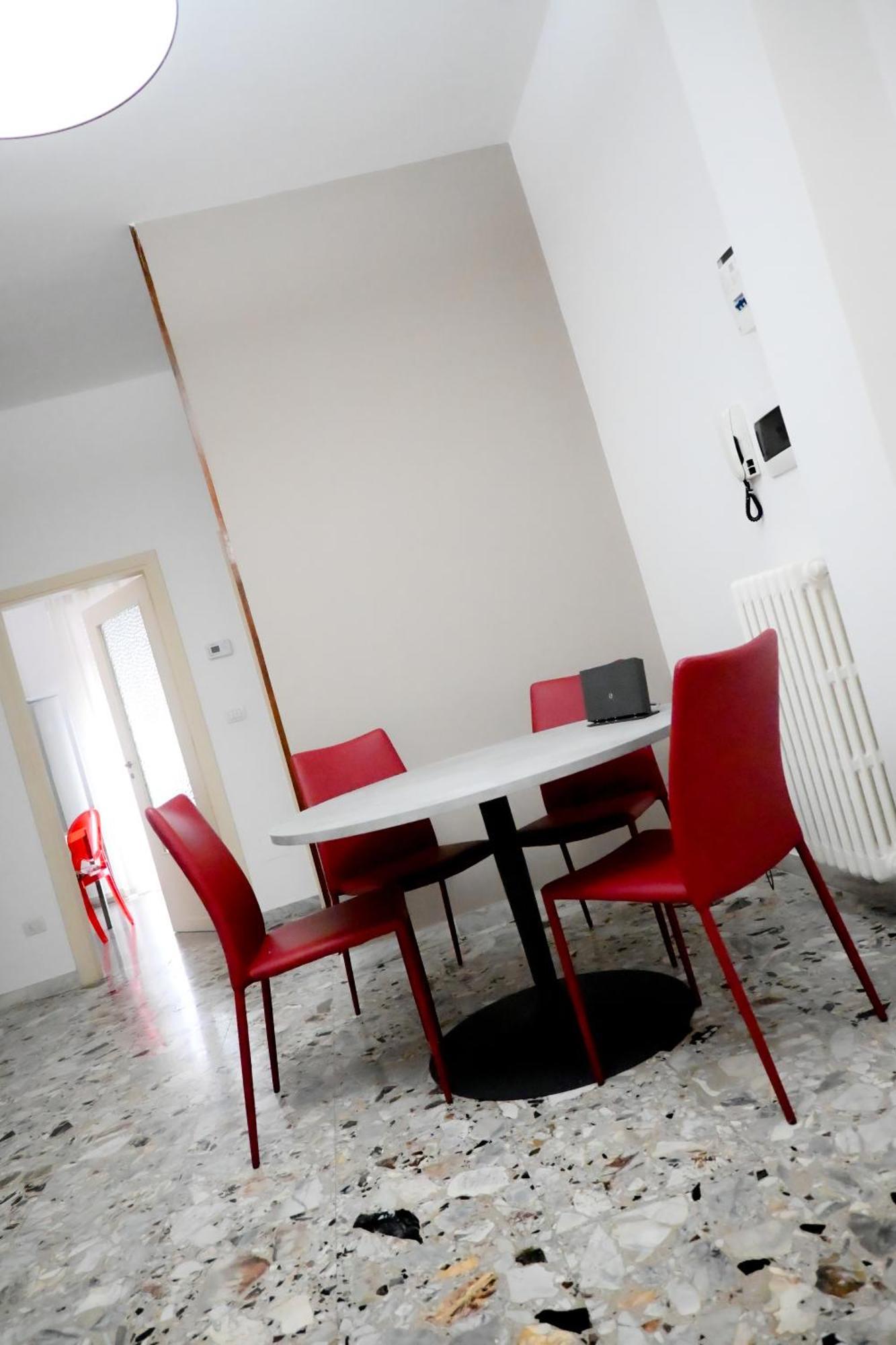 Miro Lecce