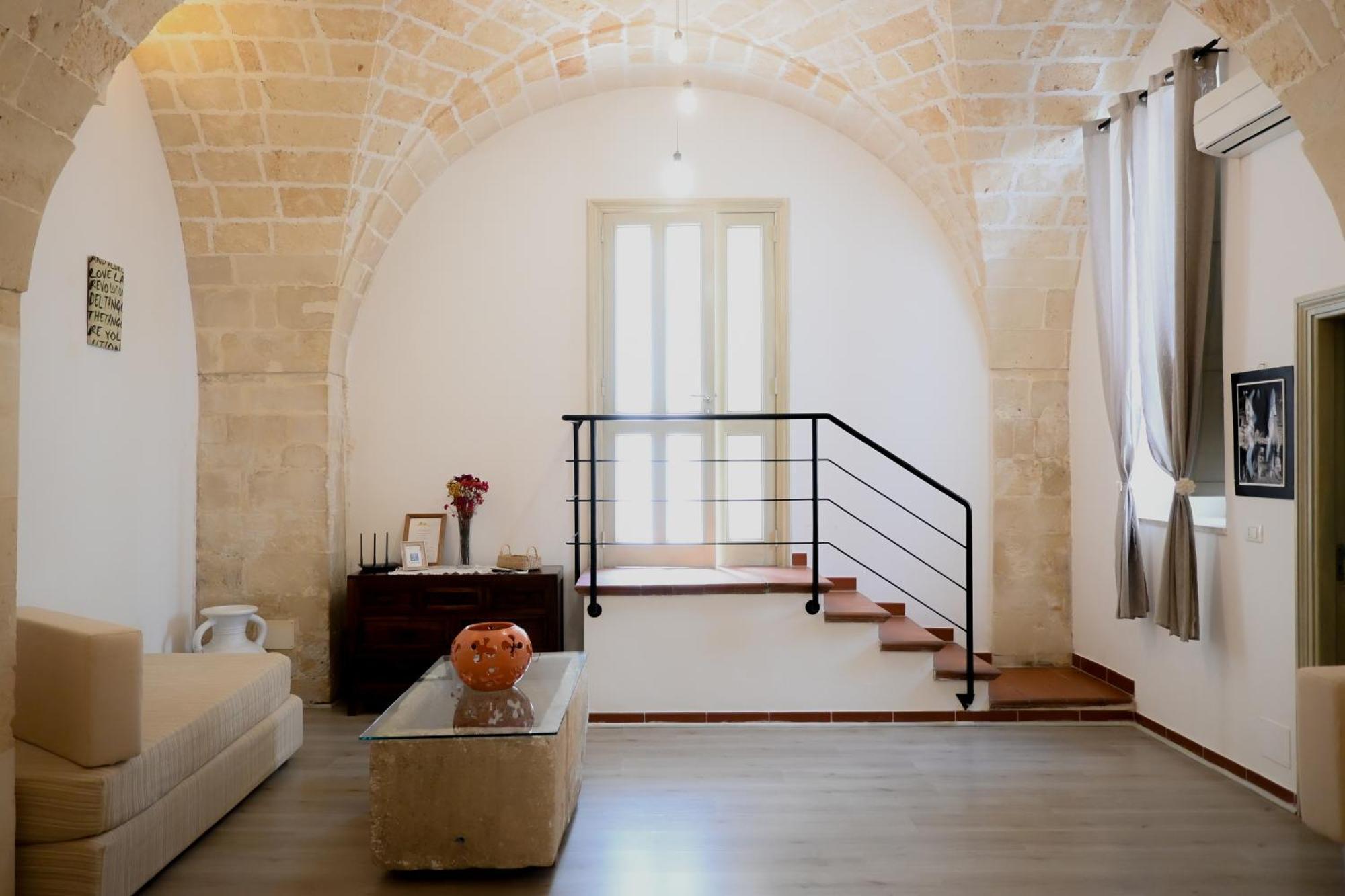 Miro Lecce